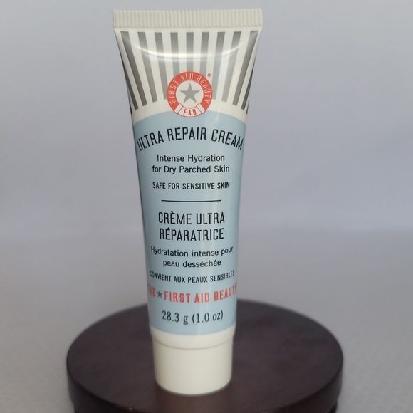 FAB • First Aid Beauty • Ultra Repair Cream Hydration for Parched Skin - 1 fl oz - Picture 1 of 5